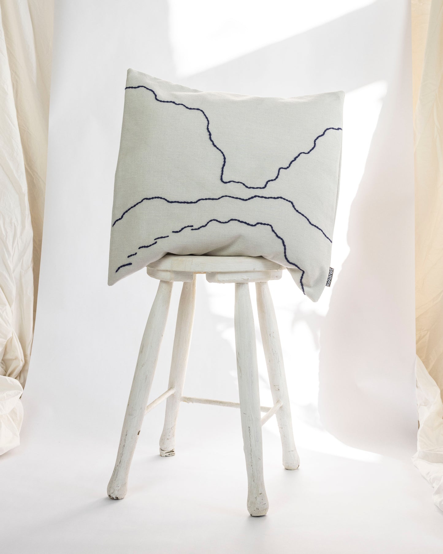 Lake – Hand-embroidered Pillowcase (more colors)