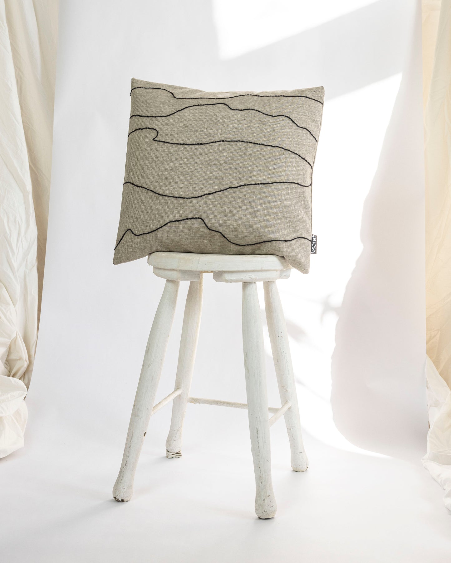 Waves – Hand-embroidered Pillowcase (more colors)