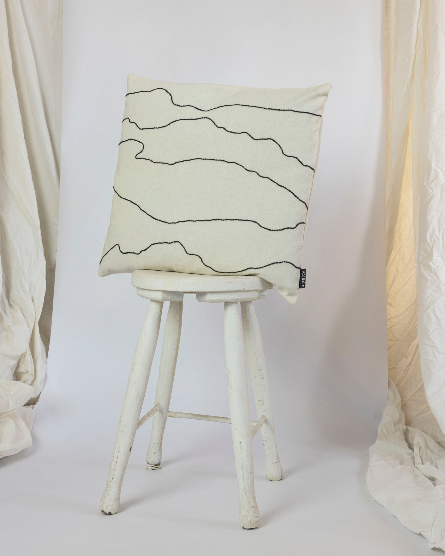 Waves – Hand-embroidered Pillowcase (more colors)