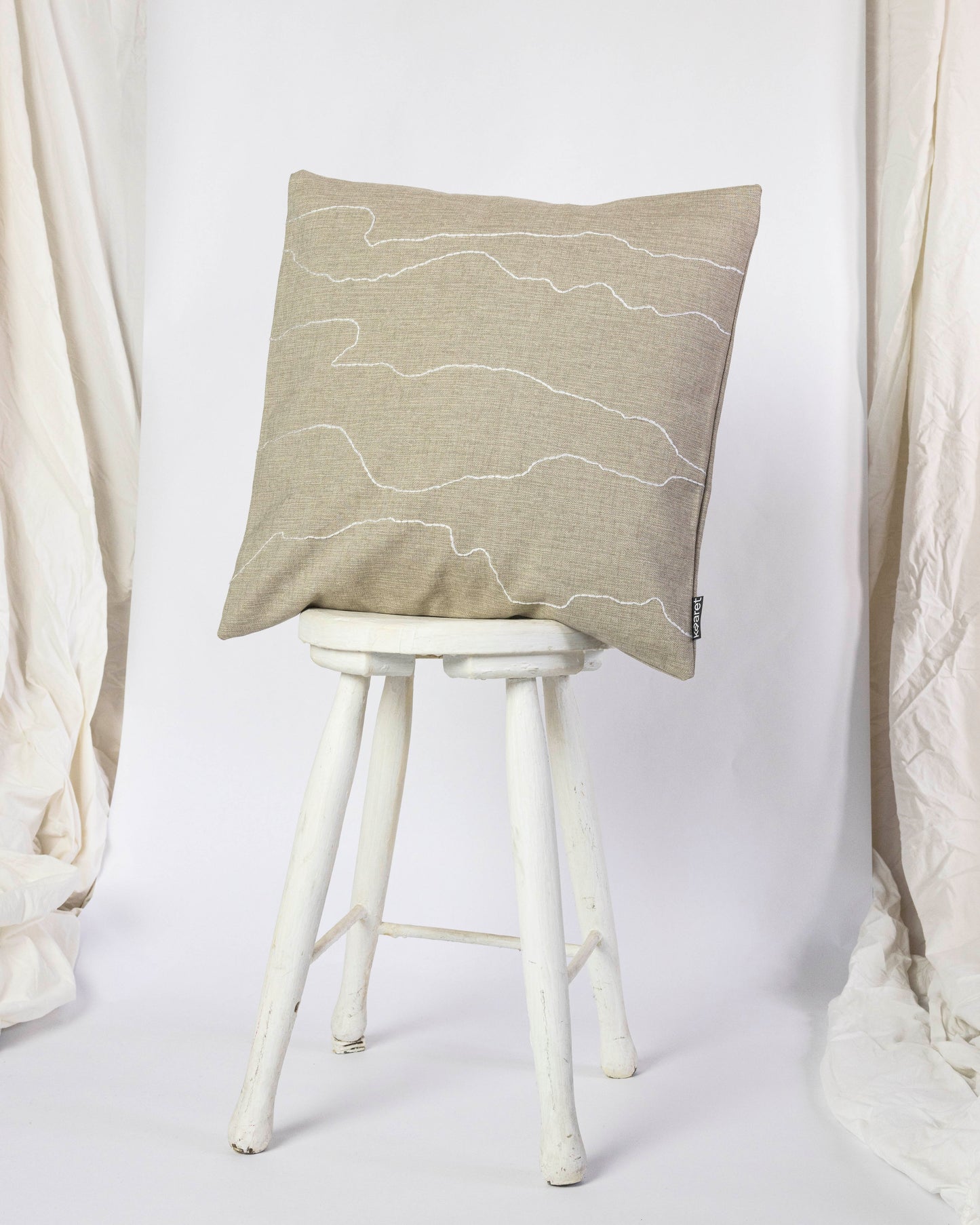 Waves – Hand-embroidered Pillowcase (more colors)