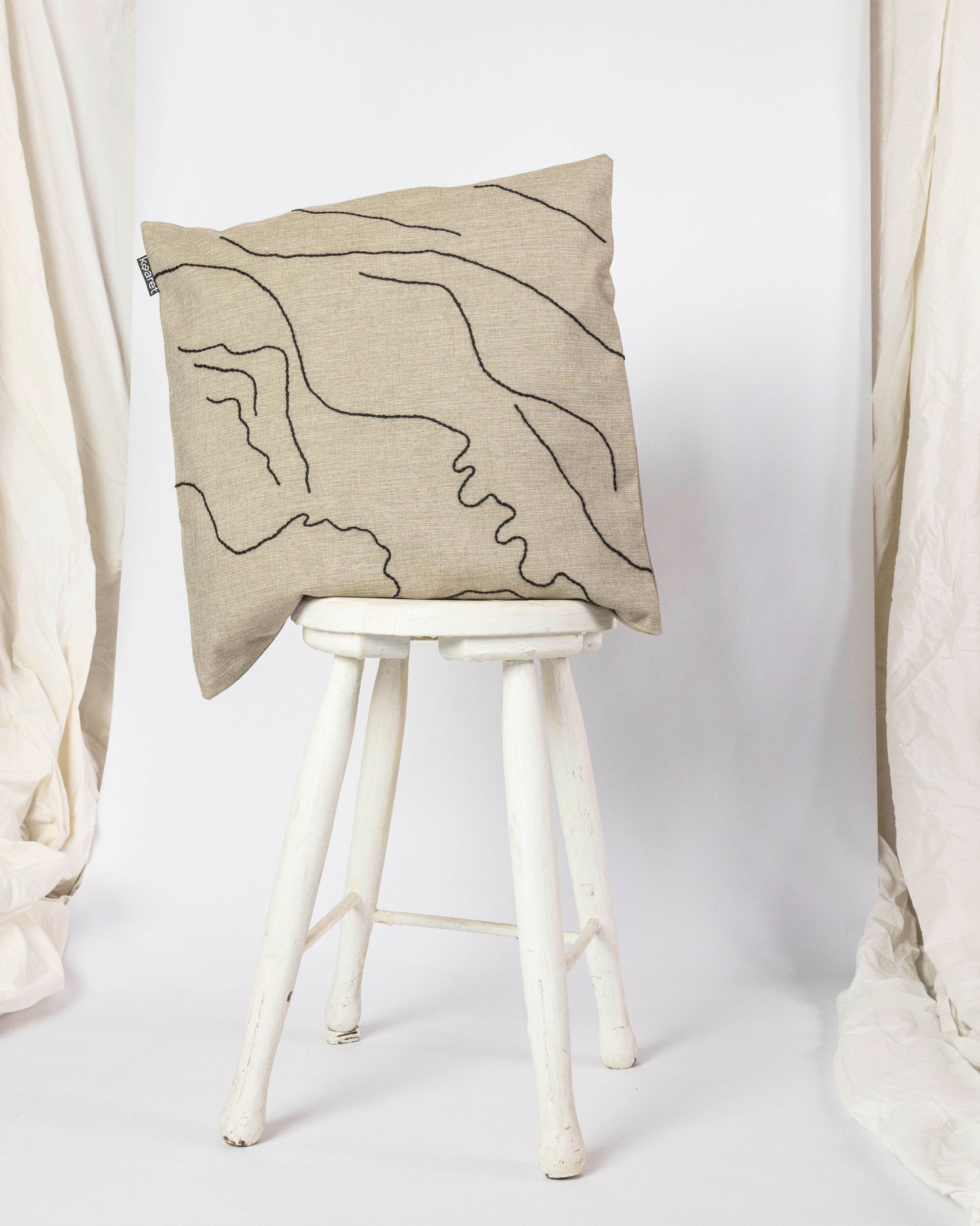 Coast – Hand-embroidered Pillowcase (more colors)