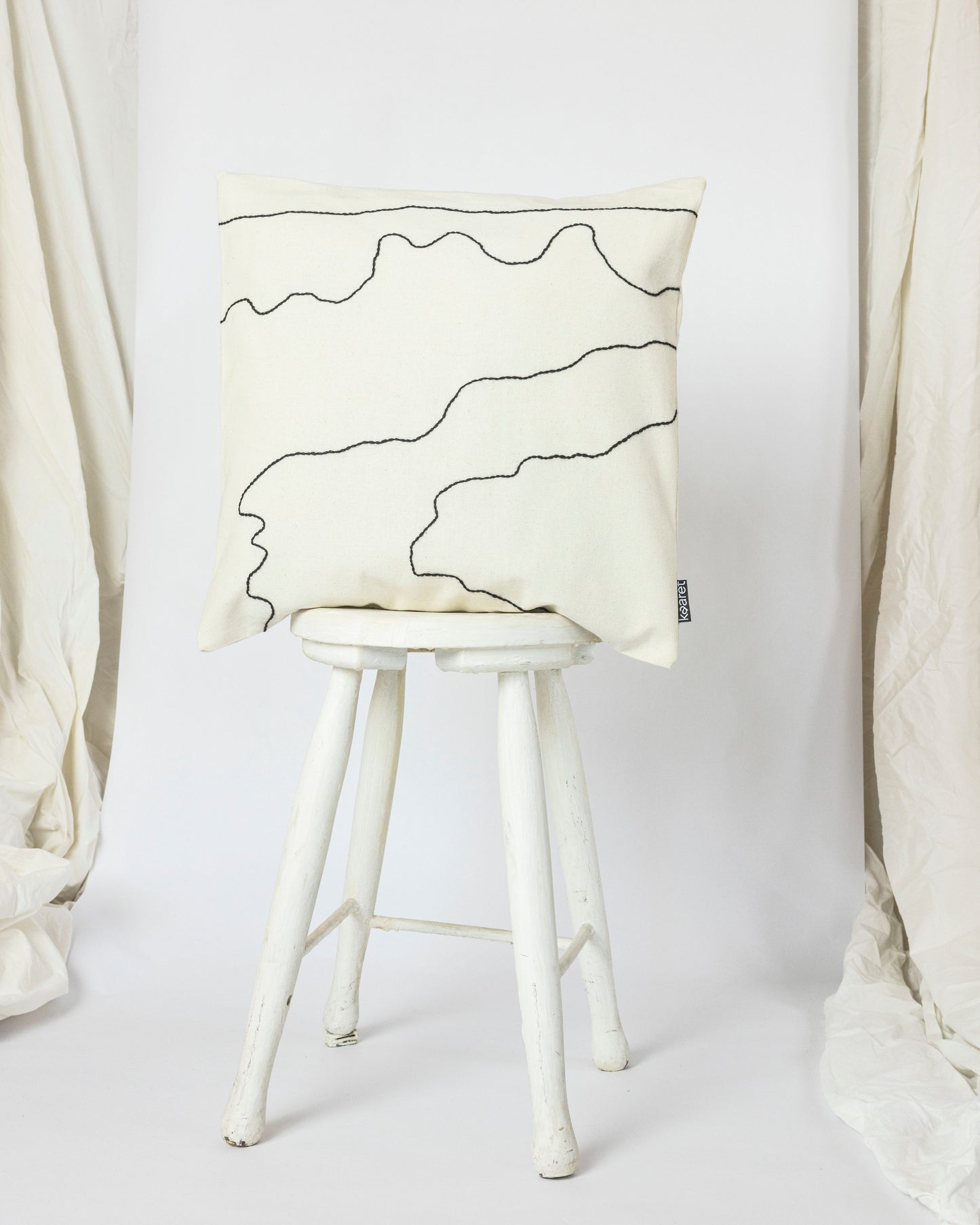 Springs – Hand-embroidered Pillowcase (more colors)