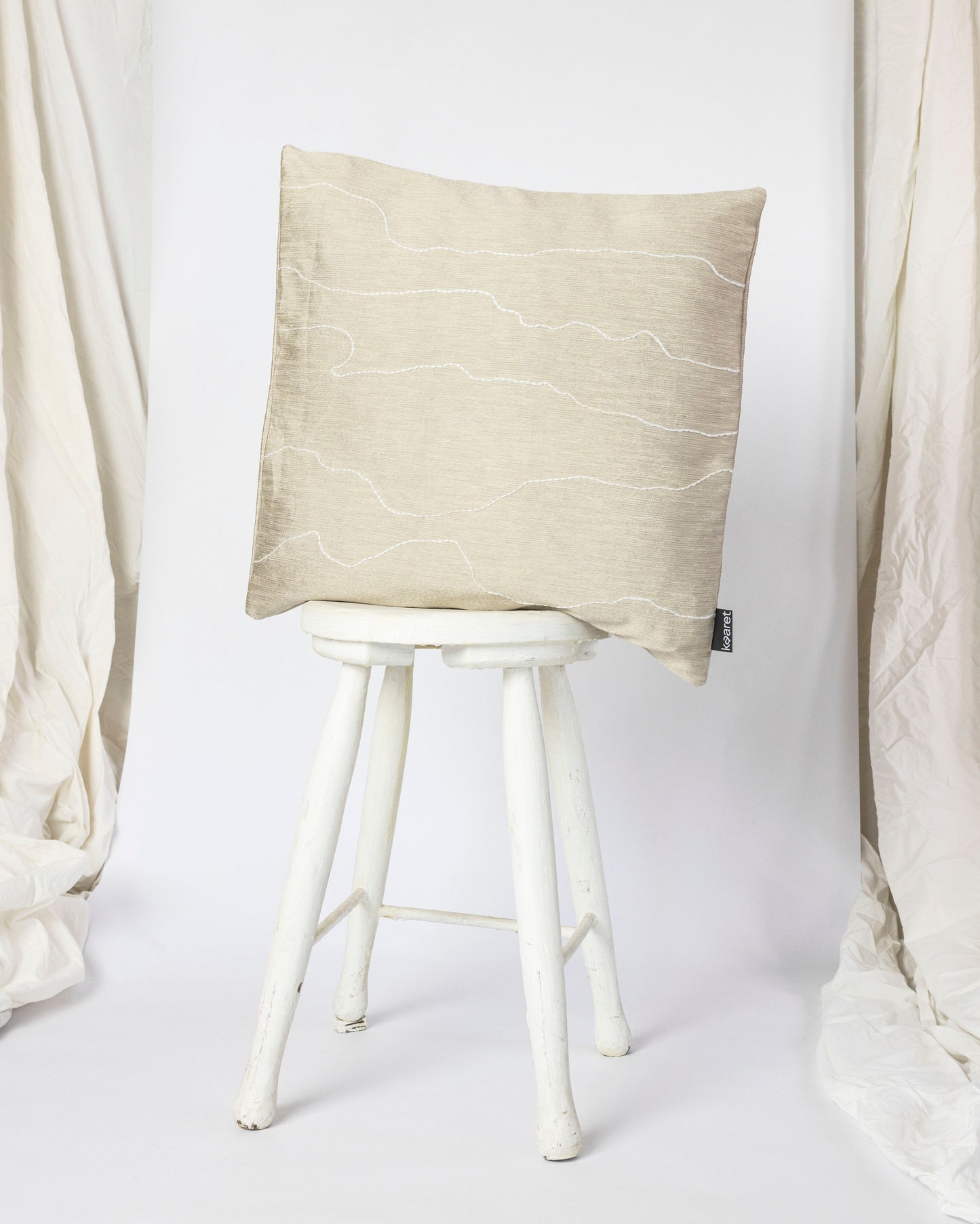 Waves – Hand-embroidered Pillowcase (more colors)