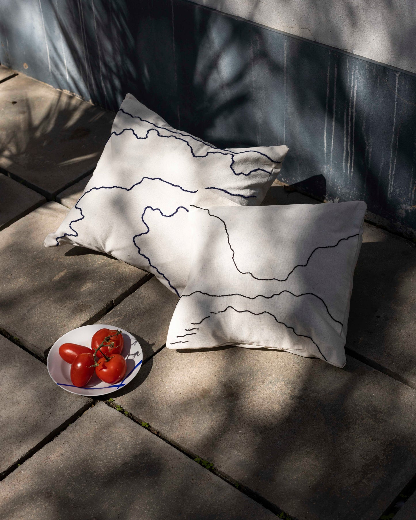 Lake – Hand-embroidered Pillowcase (more colors)