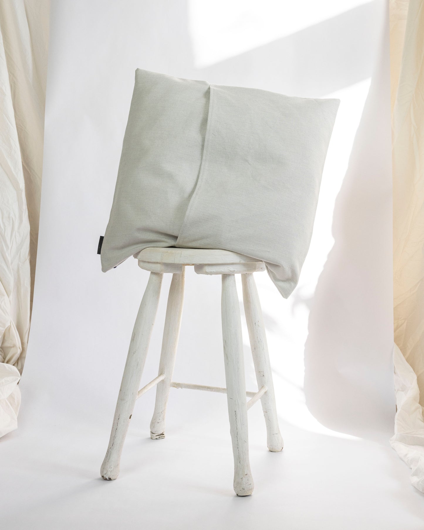 Lake – Hand-embroidered Pillowcase (more colors)