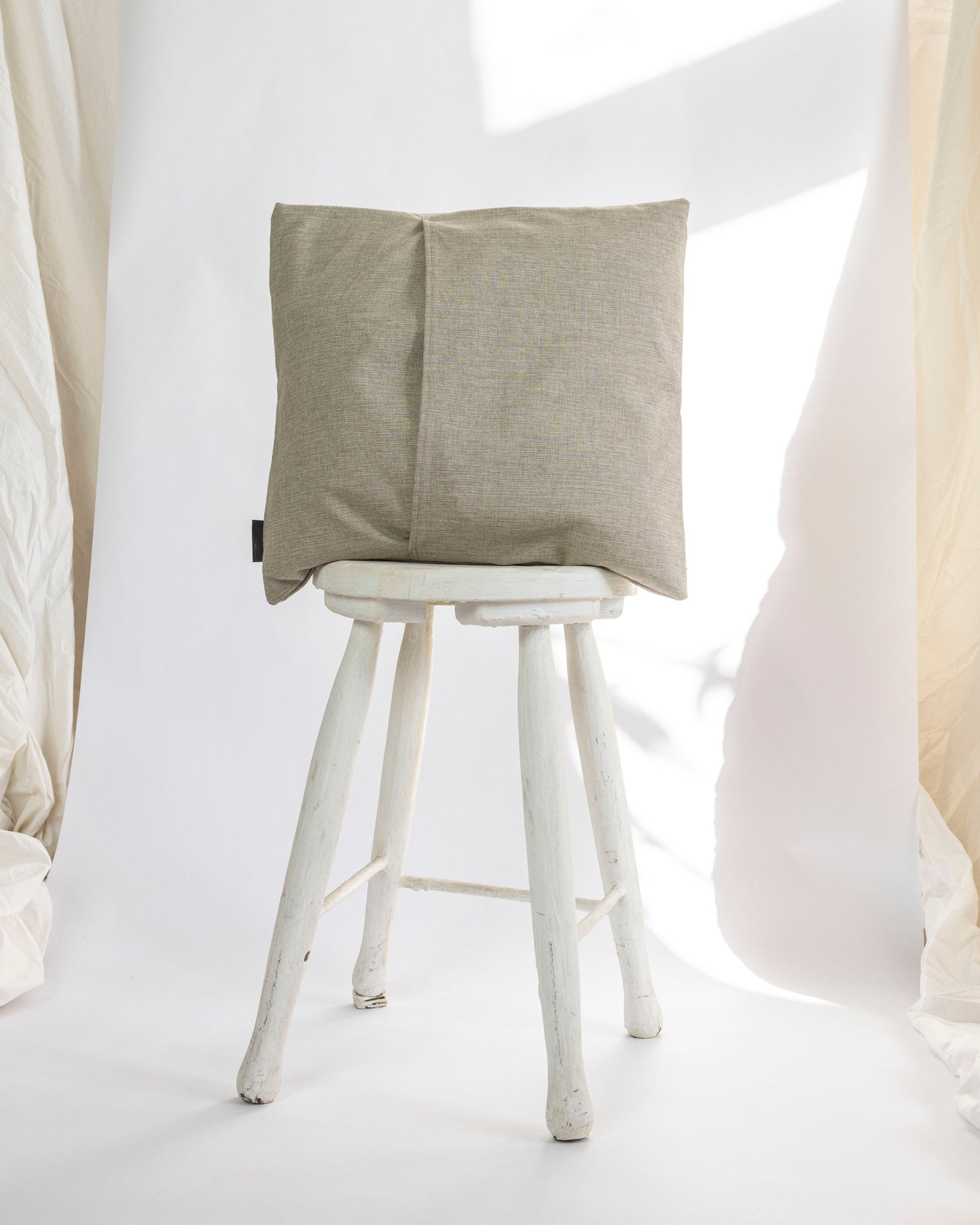 Waves – Hand-embroidered Pillowcase (more colors)