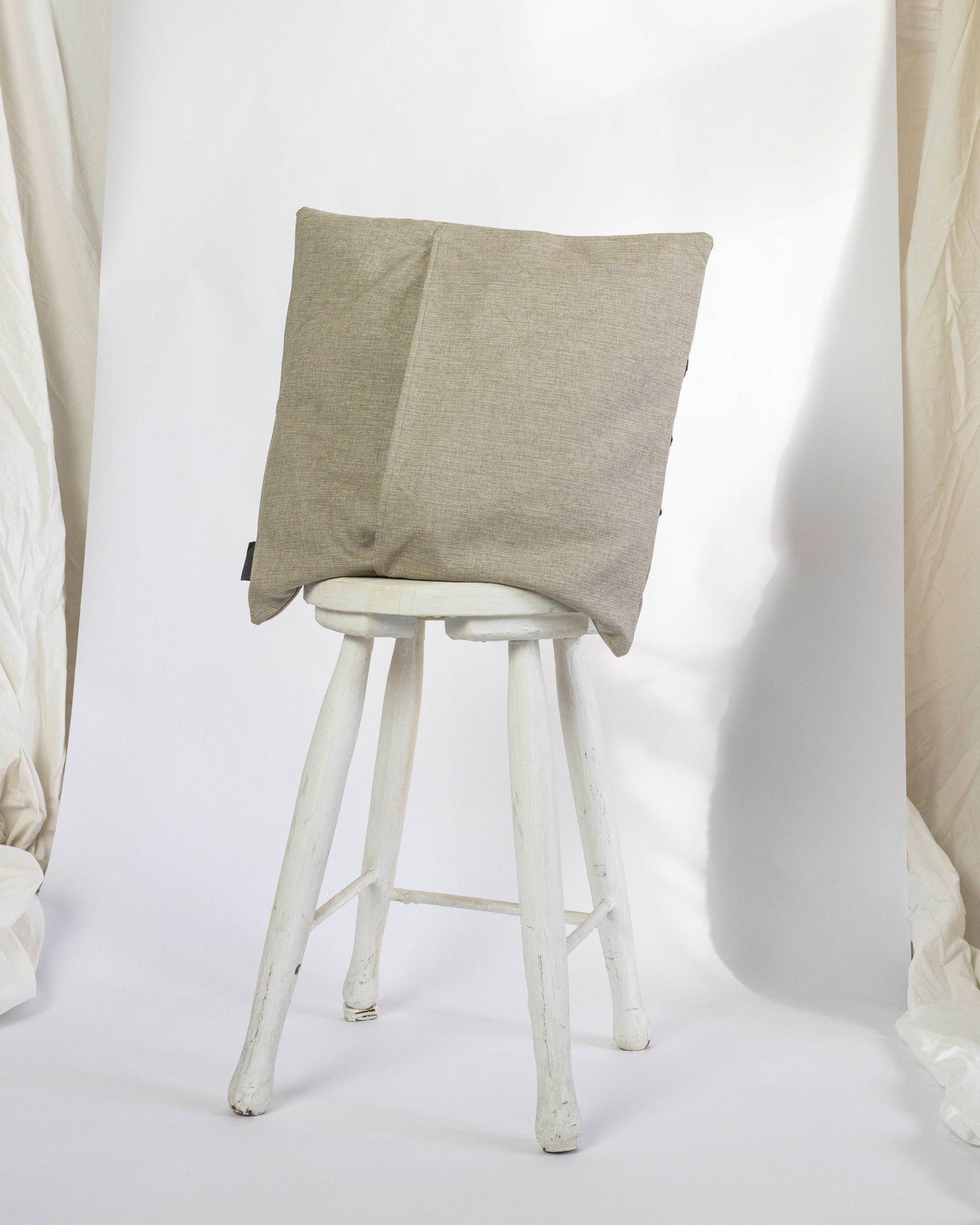 Coast – Hand-embroidered Pillowcase (more colors)