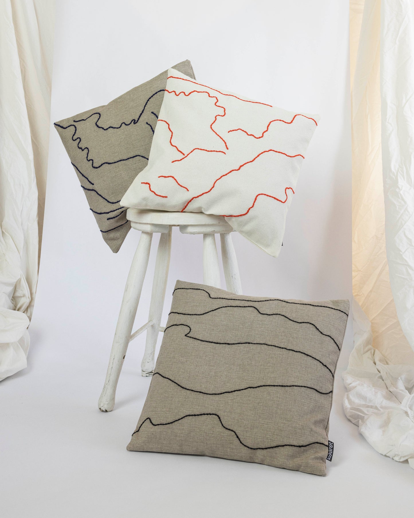 Waves – Hand-embroidered Pillowcase (more colors)
