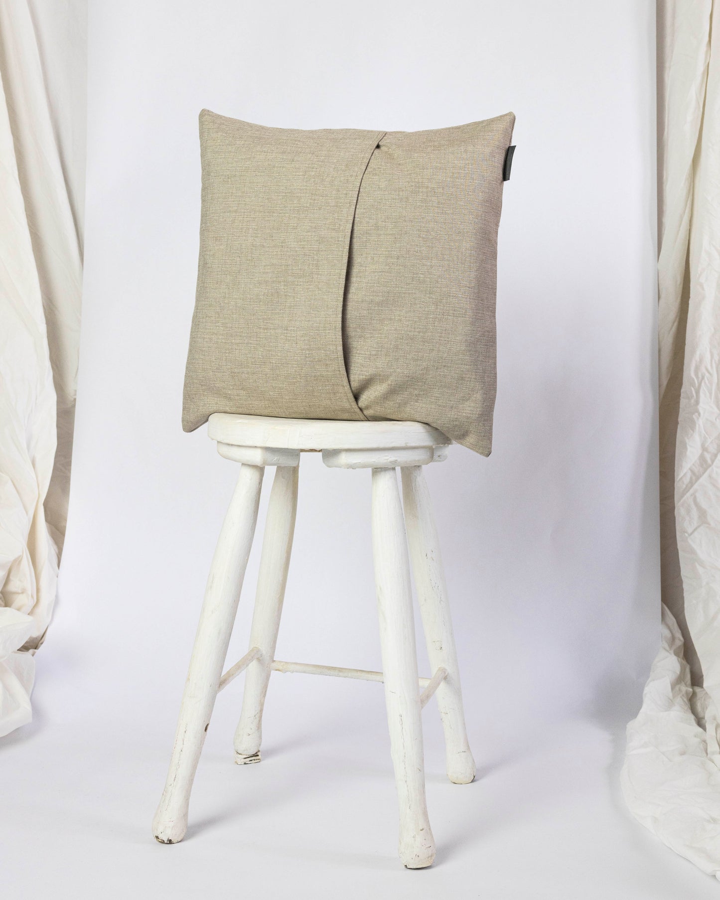 Coast – Hand-embroidered Pillowcase (more colors)