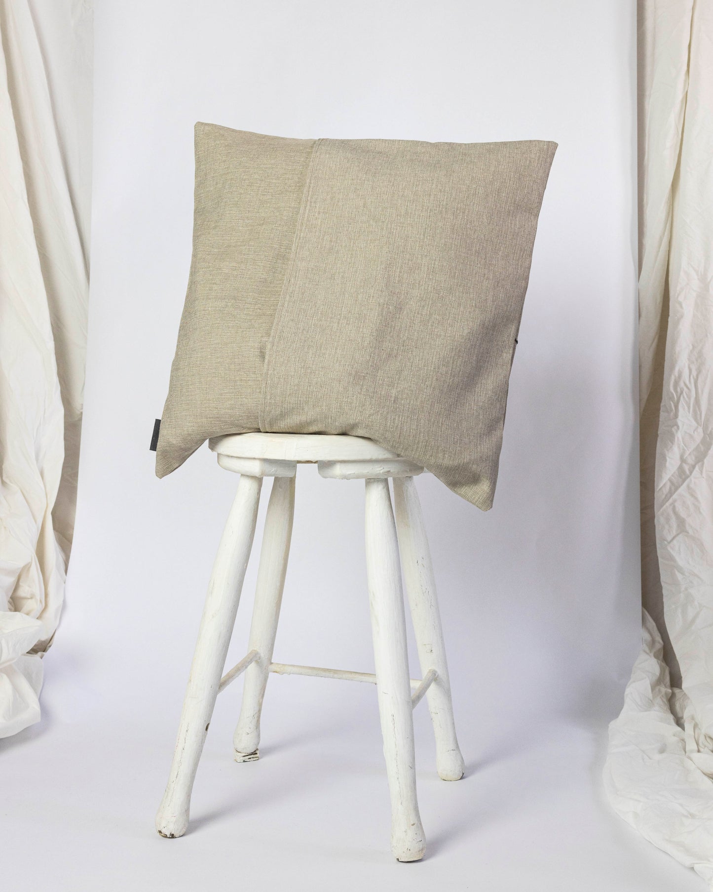 Coast – Hand-embroidered Pillowcase (more colors)