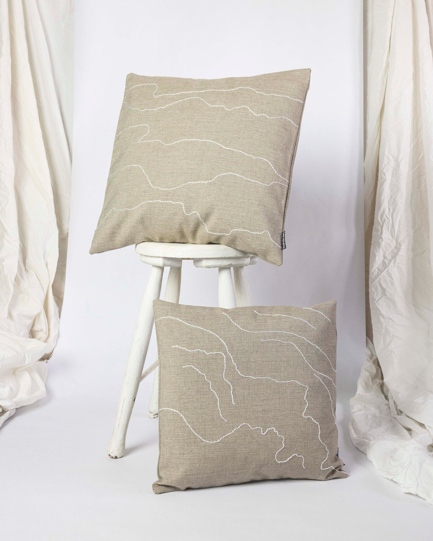 Waves – Hand-embroidered Pillowcase (more colors)