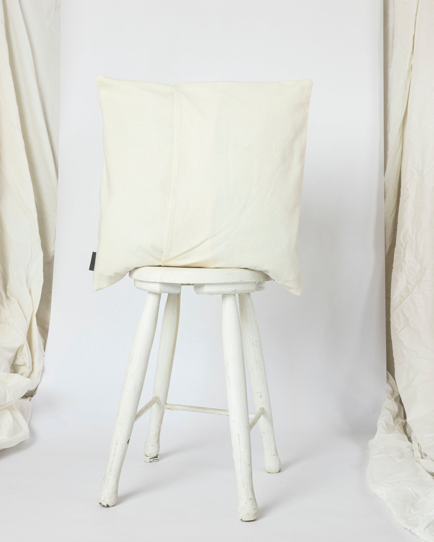 Springs – Hand-embroidered Pillowcase (more colors)