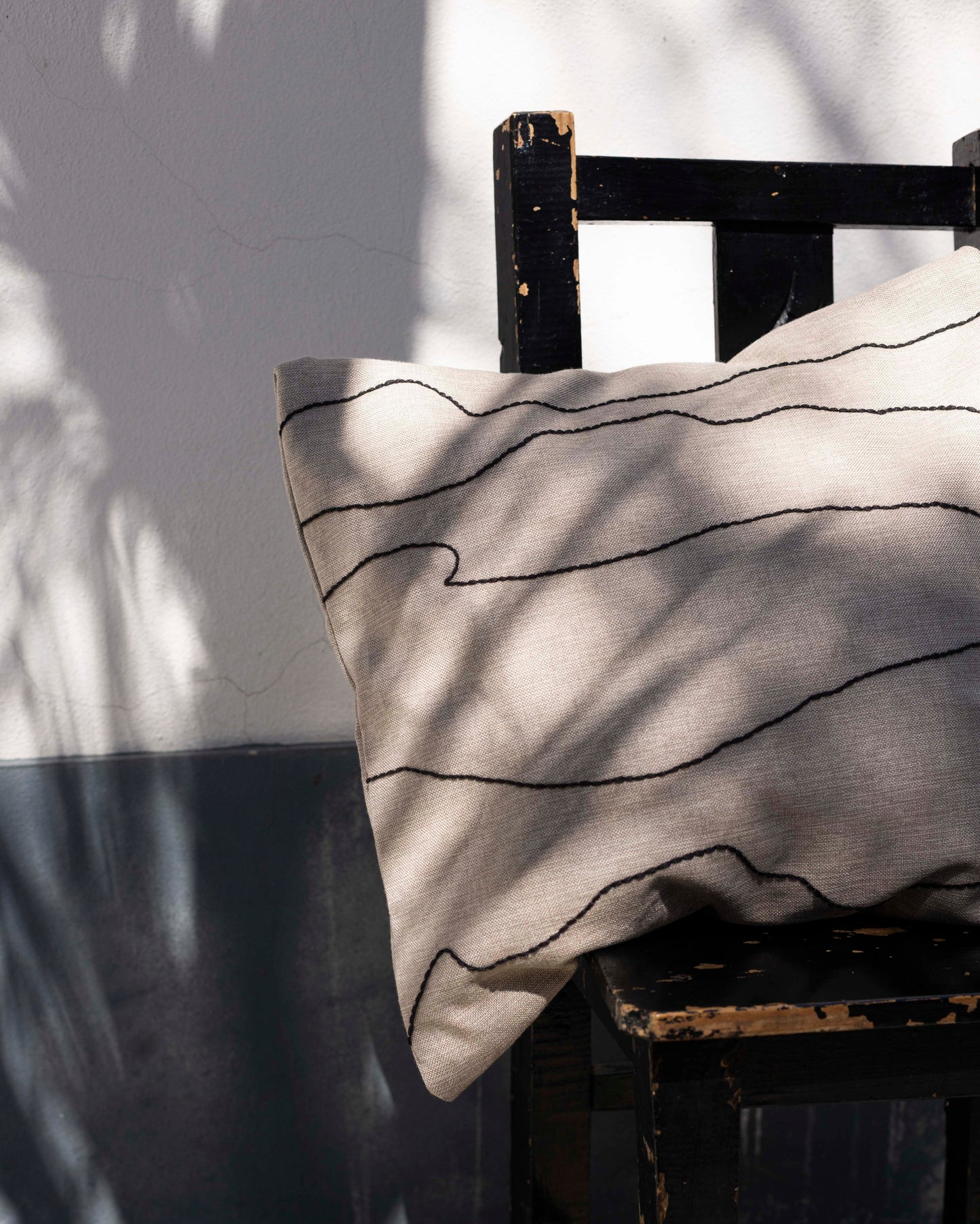 Waves – Hand-embroidered Pillowcase (more colors)